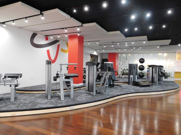 RiverCenter I: 50 E Rivercenter Blvd, Covington, KY 41011